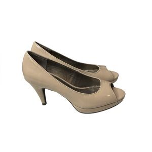 Bandolino Women's Nude Peep Toe platform Heels Size 5M